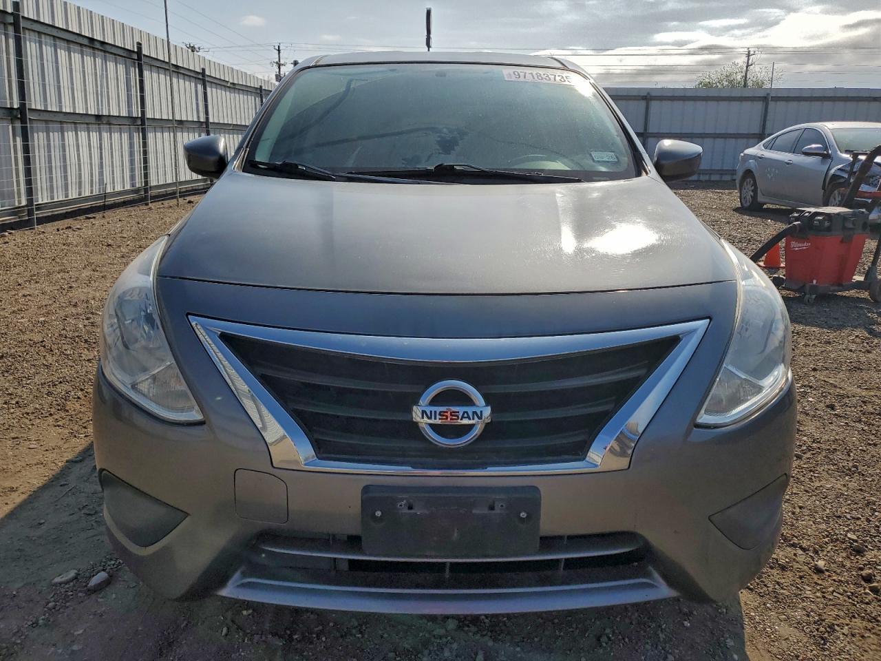 Nissan Versa S Image 5