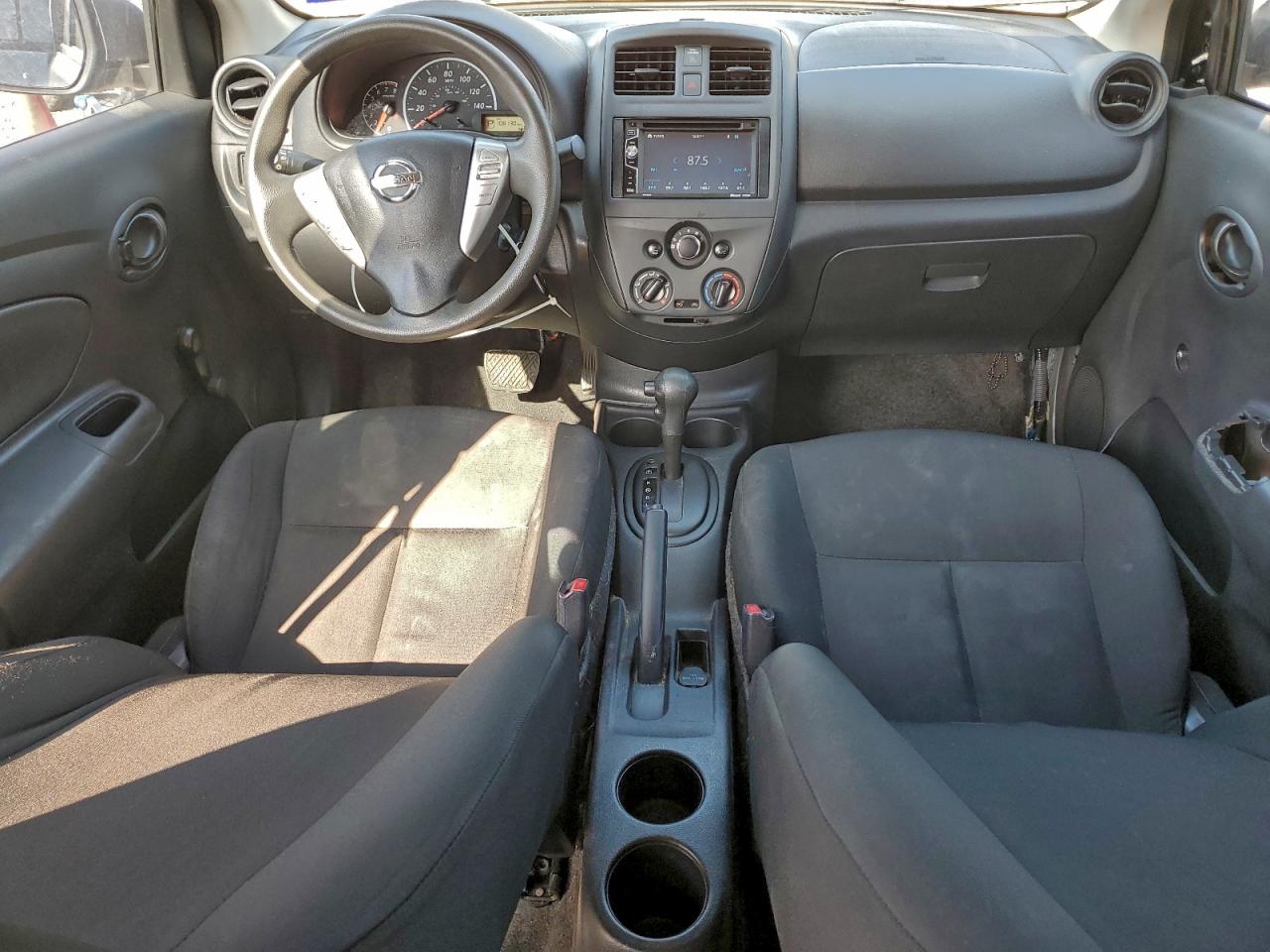 Nissan Versa S Image 8
