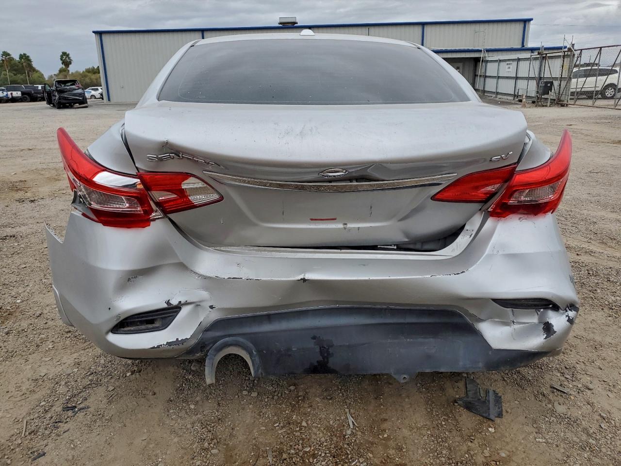 Nissan Sentra S Image 3