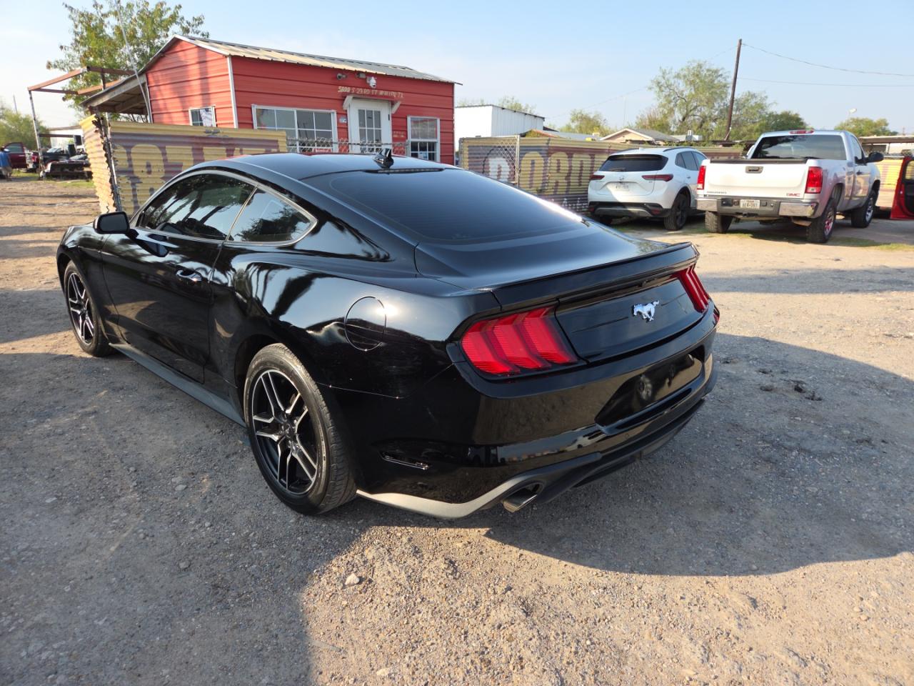 Ford Mustang Image 2