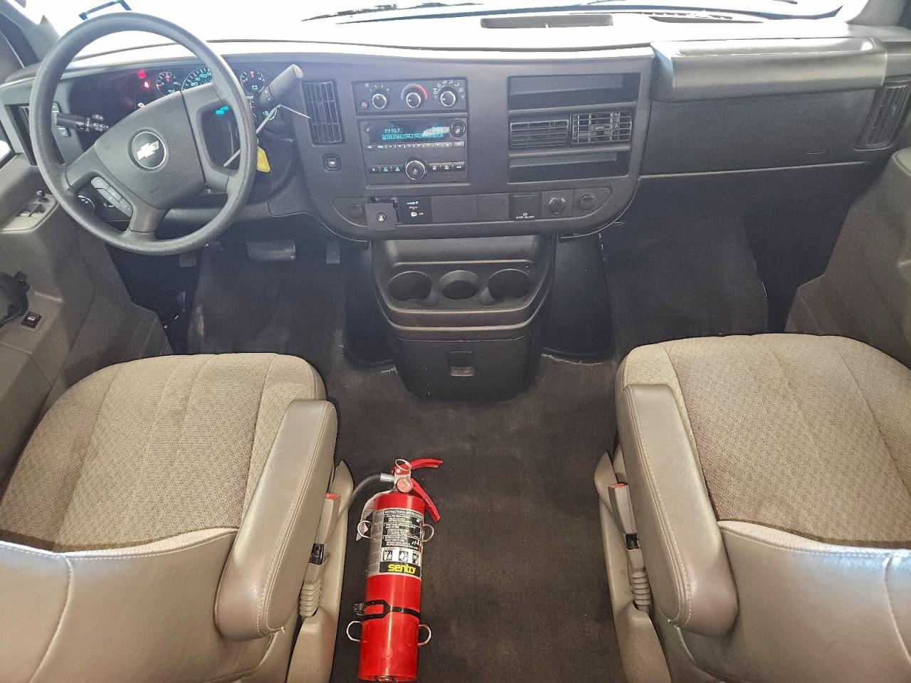 Chevrolet Express Lt Image 10