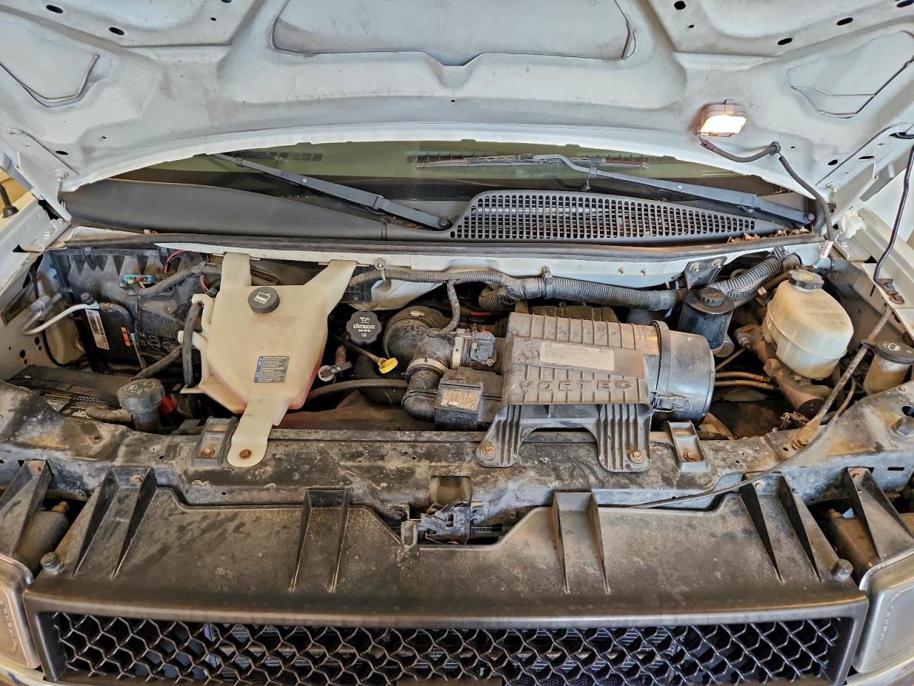 Chevrolet Express Lt Image 13