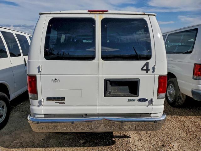 Ford Econoline E350 Super Duty Wagon Image 4