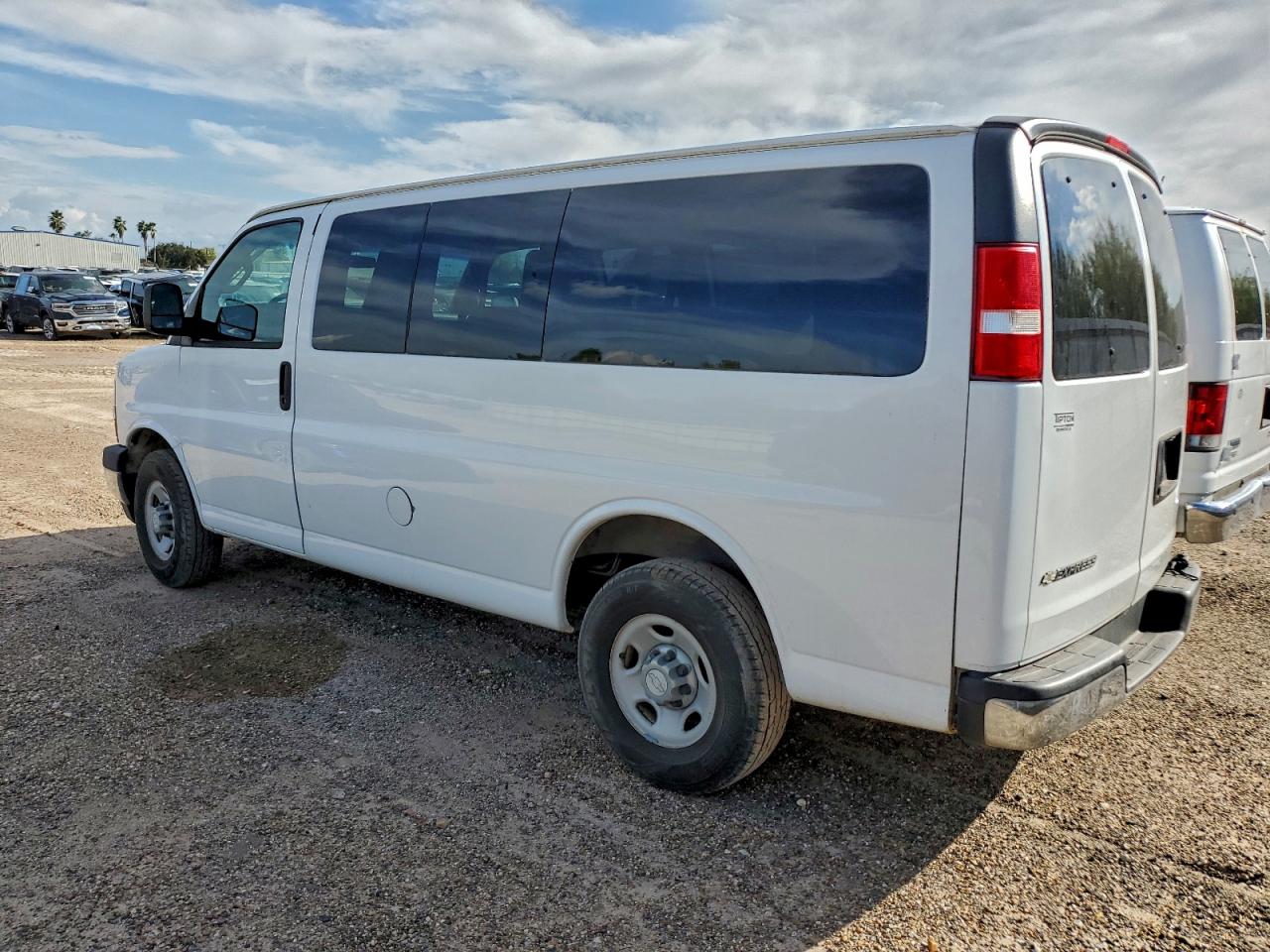 Chevrolet Express Lt Image 3