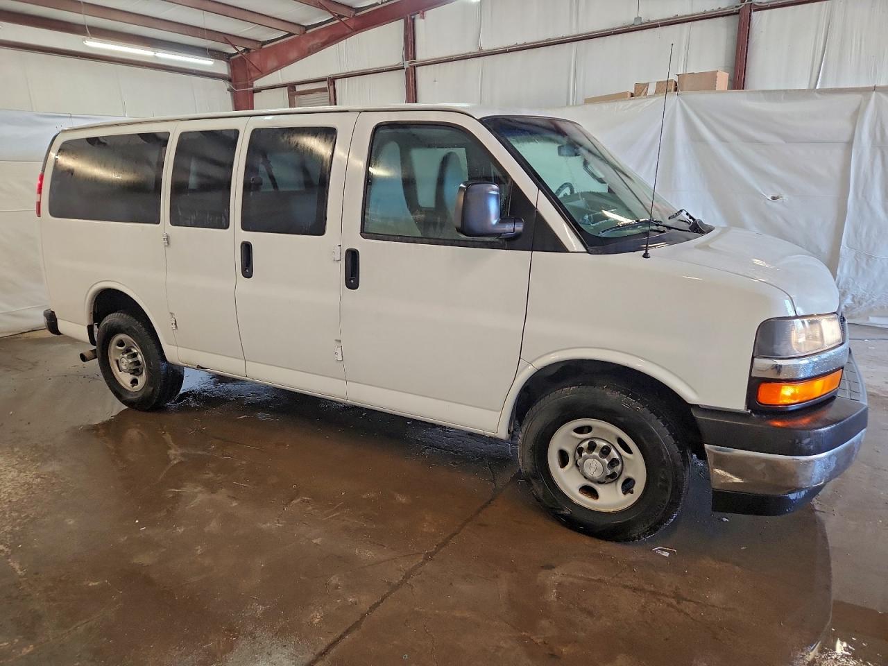 Chevrolet Express Lt Image 5