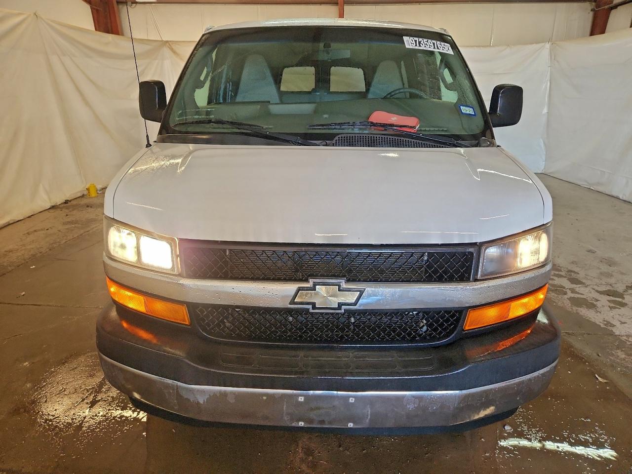 Chevrolet Express Lt Image 13