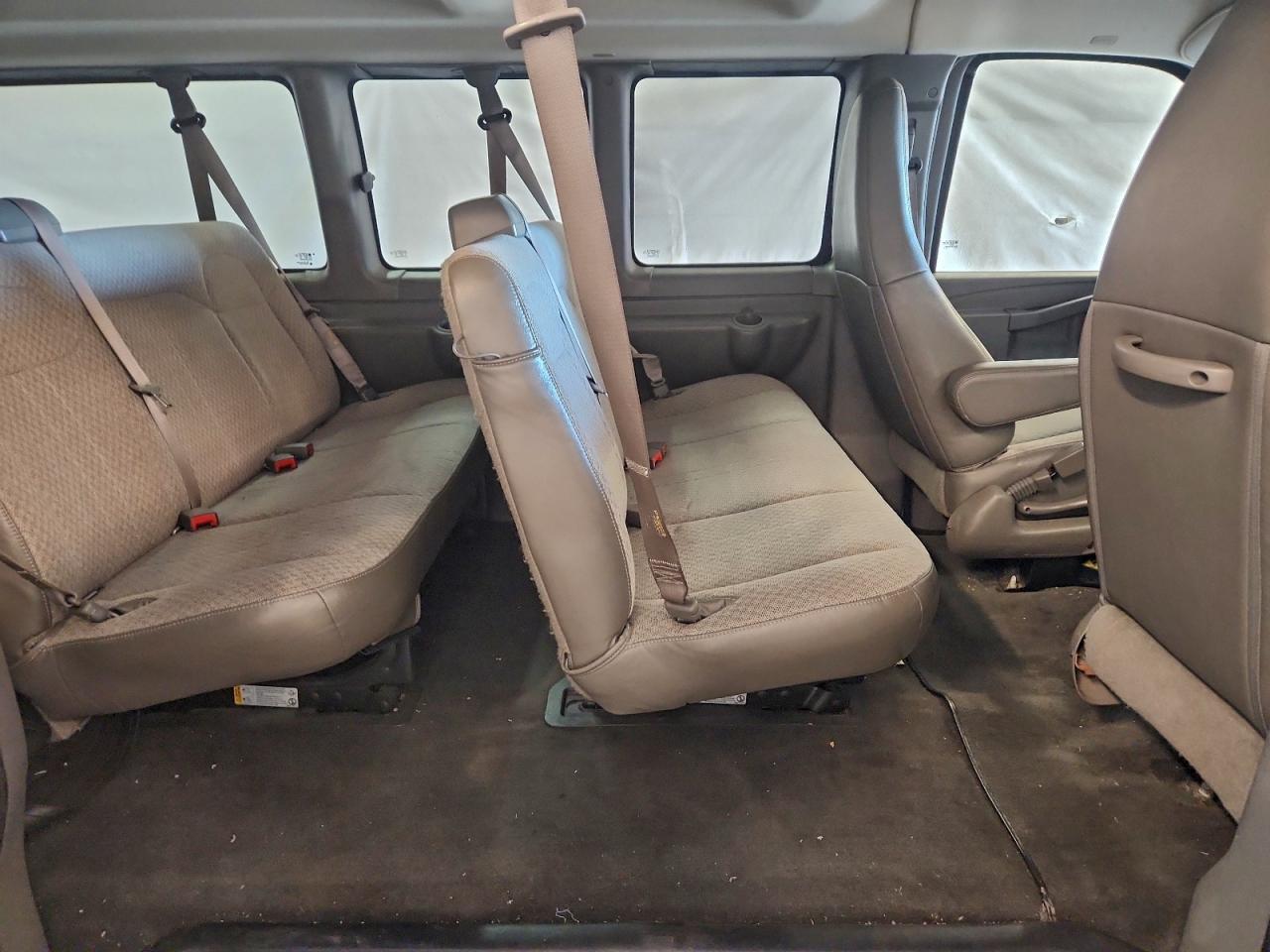 Chevrolet Express Lt Image 11