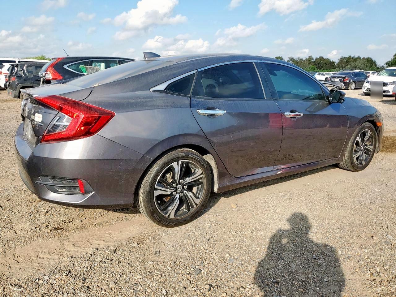 Honda Civic Touring Image 8
