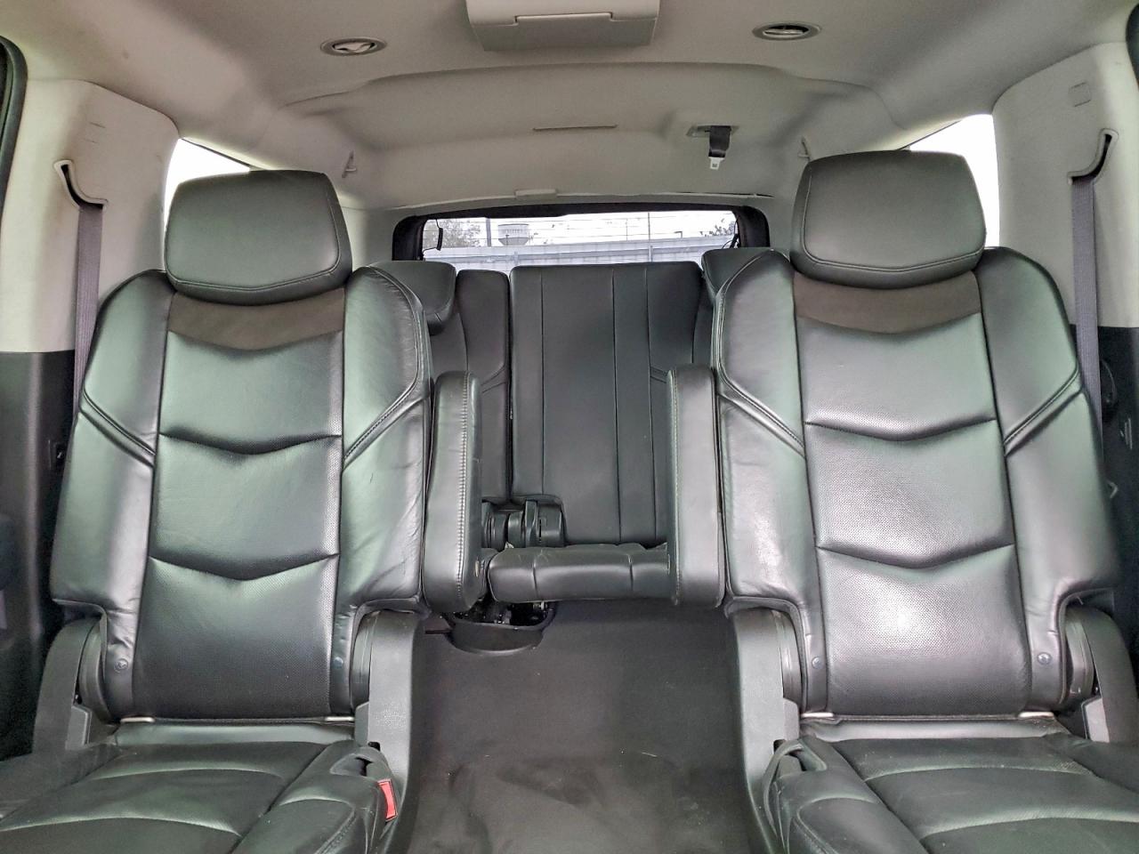 Cadillac Escalade Esv Premium Image 11