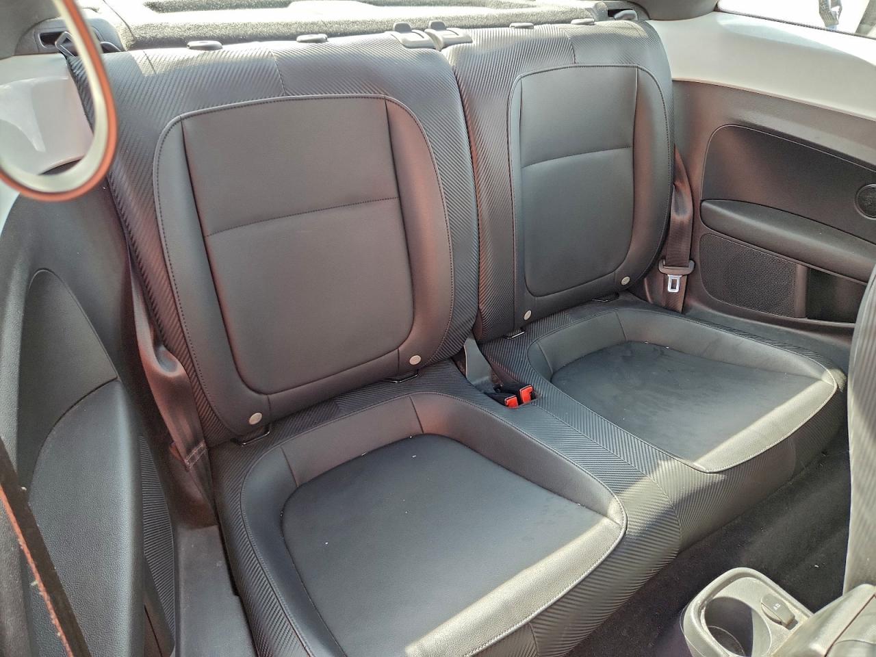 Volkswagen Beetle Se Image 9