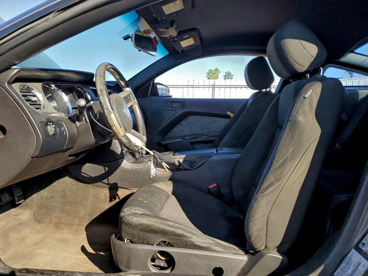 Ford Mustang Image 8