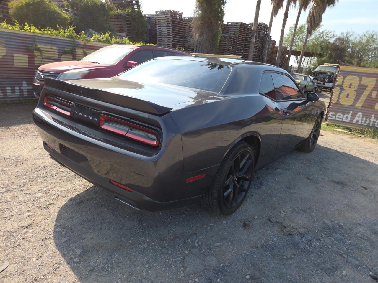 Dodge Challenger Sxt Image 4