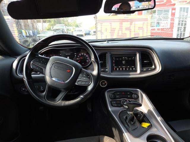 Dodge Challenger Sxt Image 2