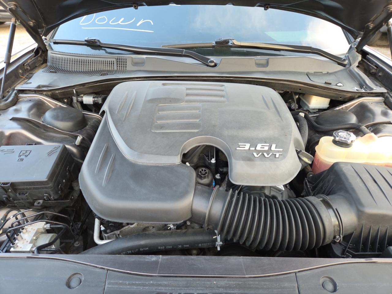 Dodge Charger Sxt Image 8