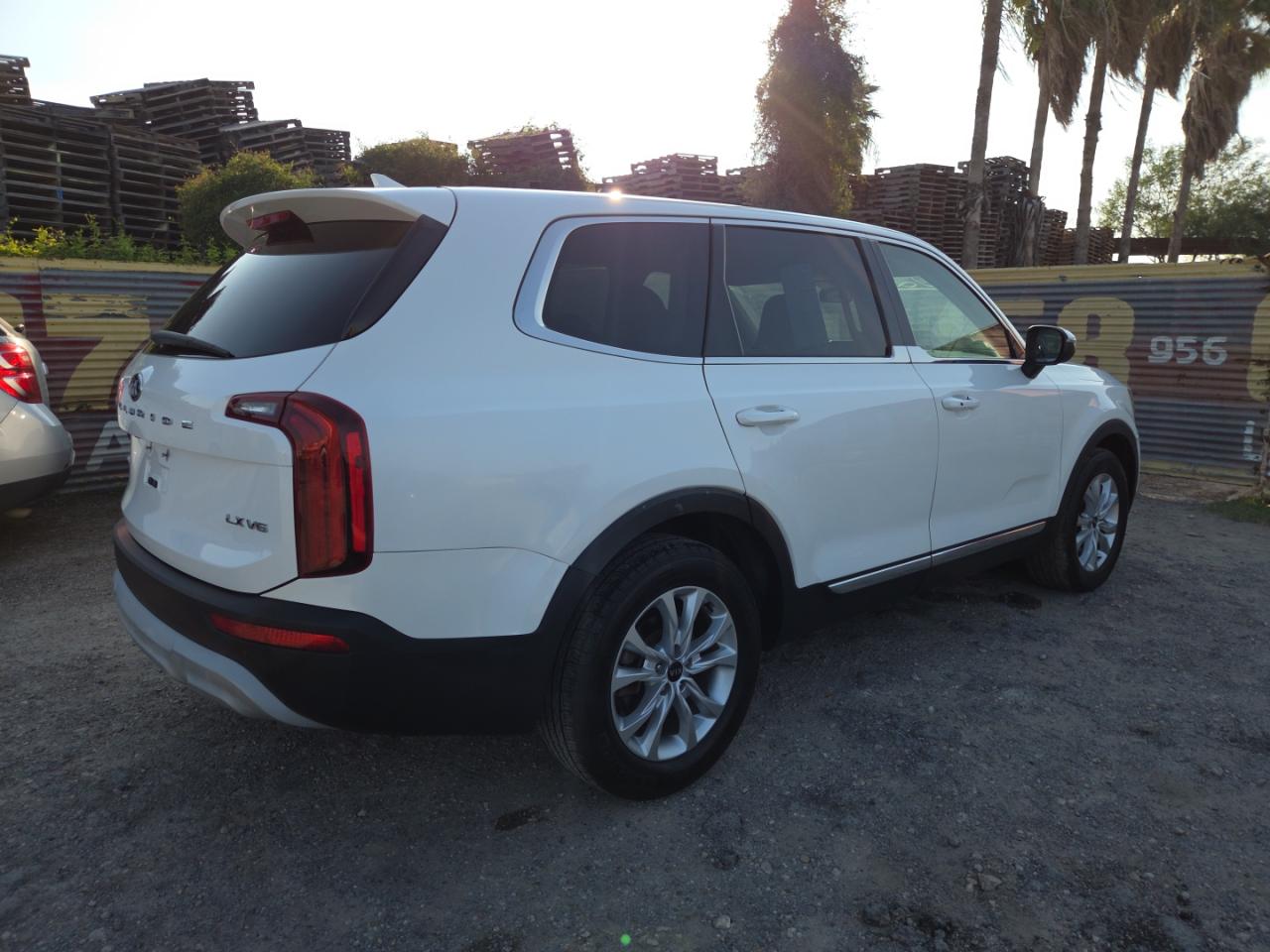 Kia Telluride Lx Image 3