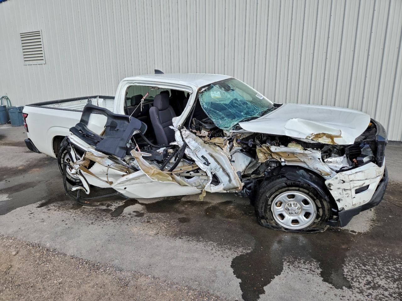 Nissan Frontier S Image 12