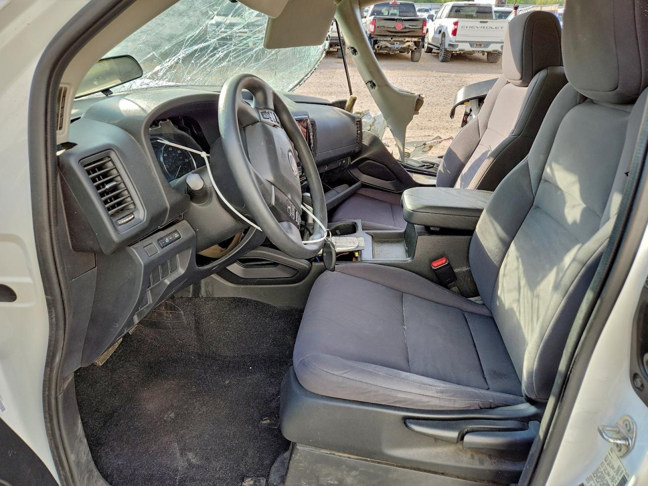 Nissan Frontier S Image 7