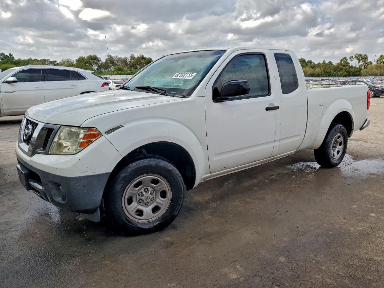 Nissan Frontier S Image 1