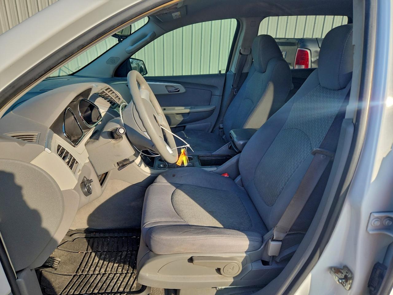 Chevrolet Traverse Ls Image 2