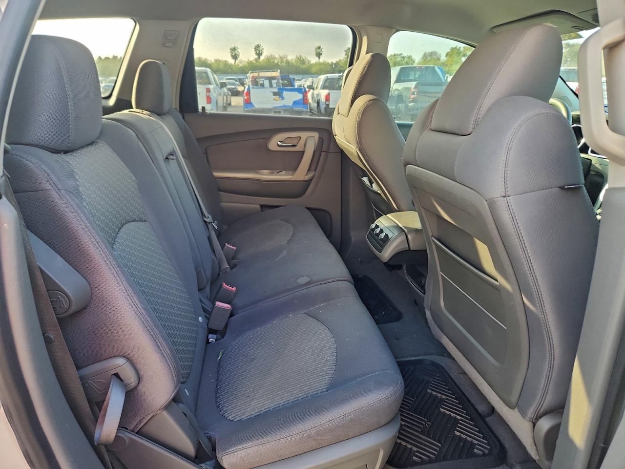 Chevrolet Traverse Ls Image 7