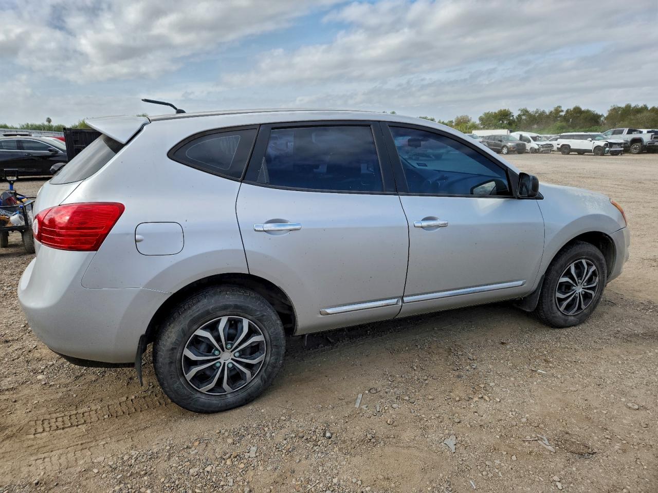 Nissan Rogue S Image 11