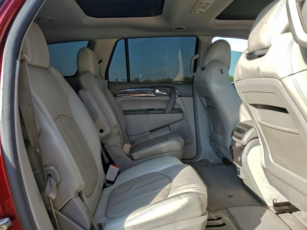 Buick Enclave Image 11