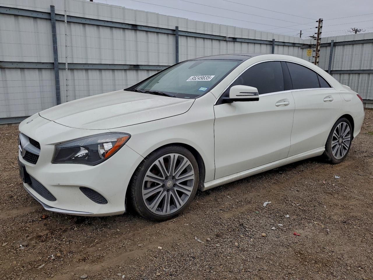 Mercedes-Benz Cla-class 250 4matic Image 1