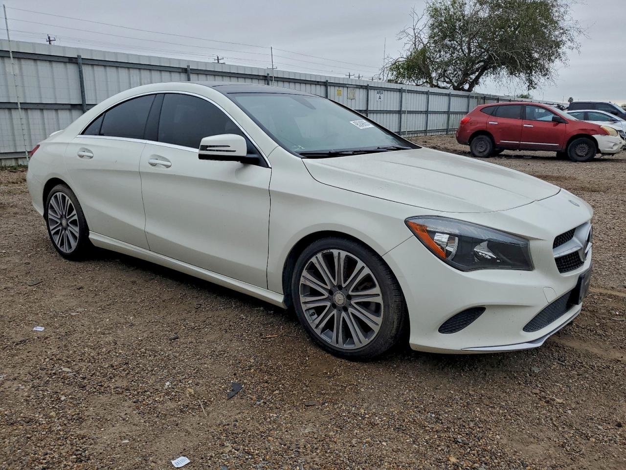 Mercedes-Benz Cla-class 250 4matic Image 3