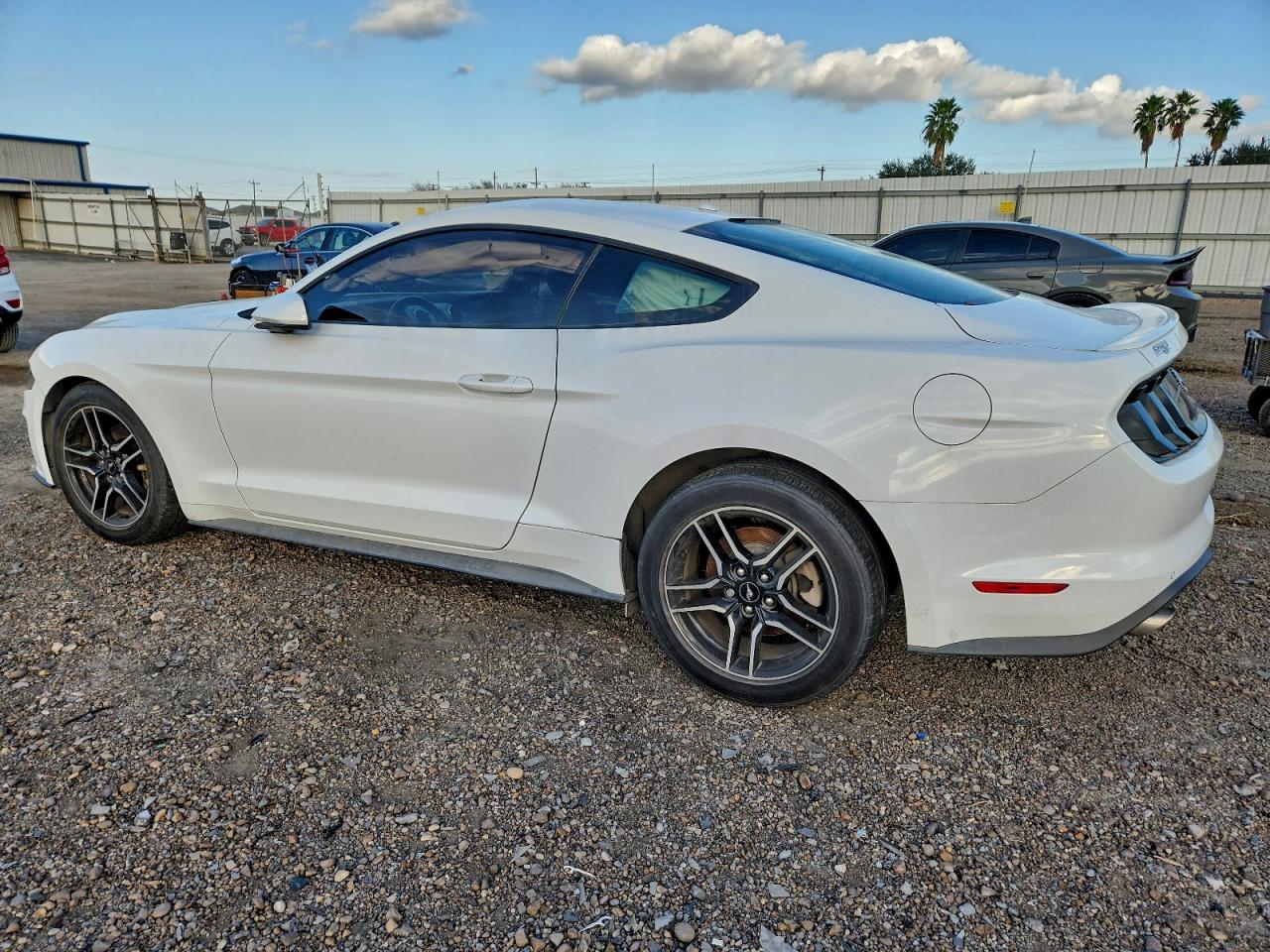 Ford Mustang Image 11