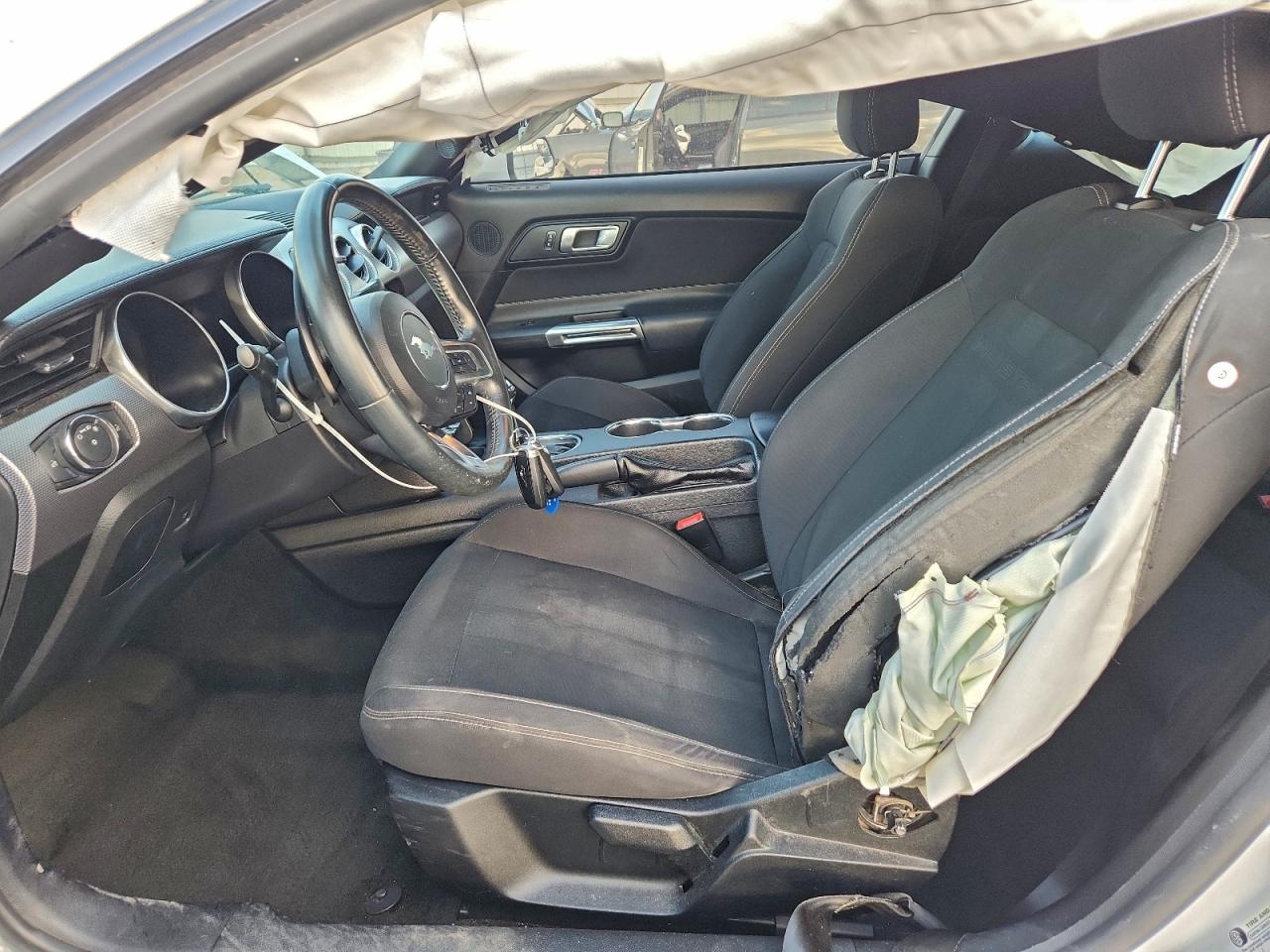 Ford Mustang Image 7