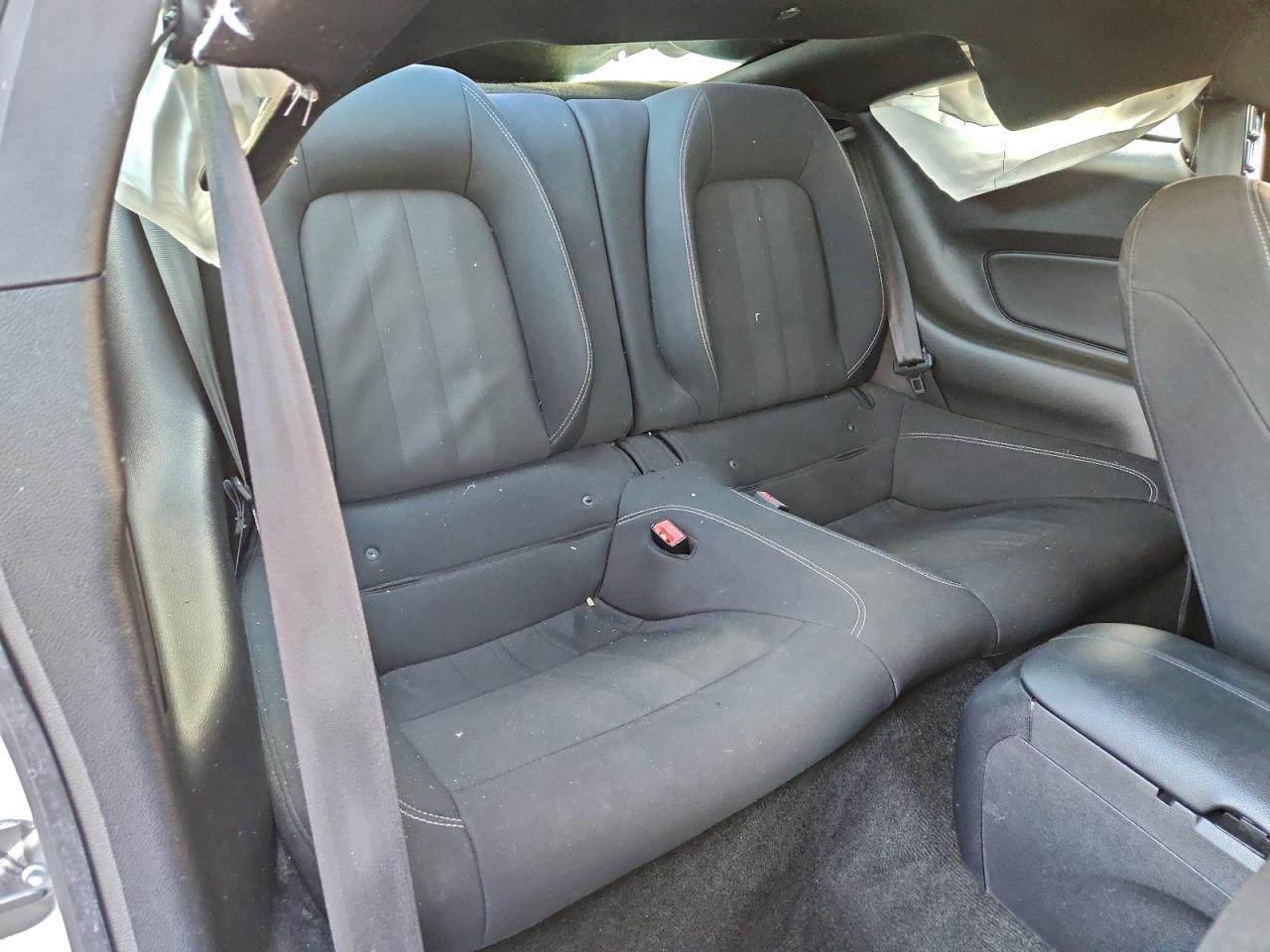 Ford Mustang Image 5