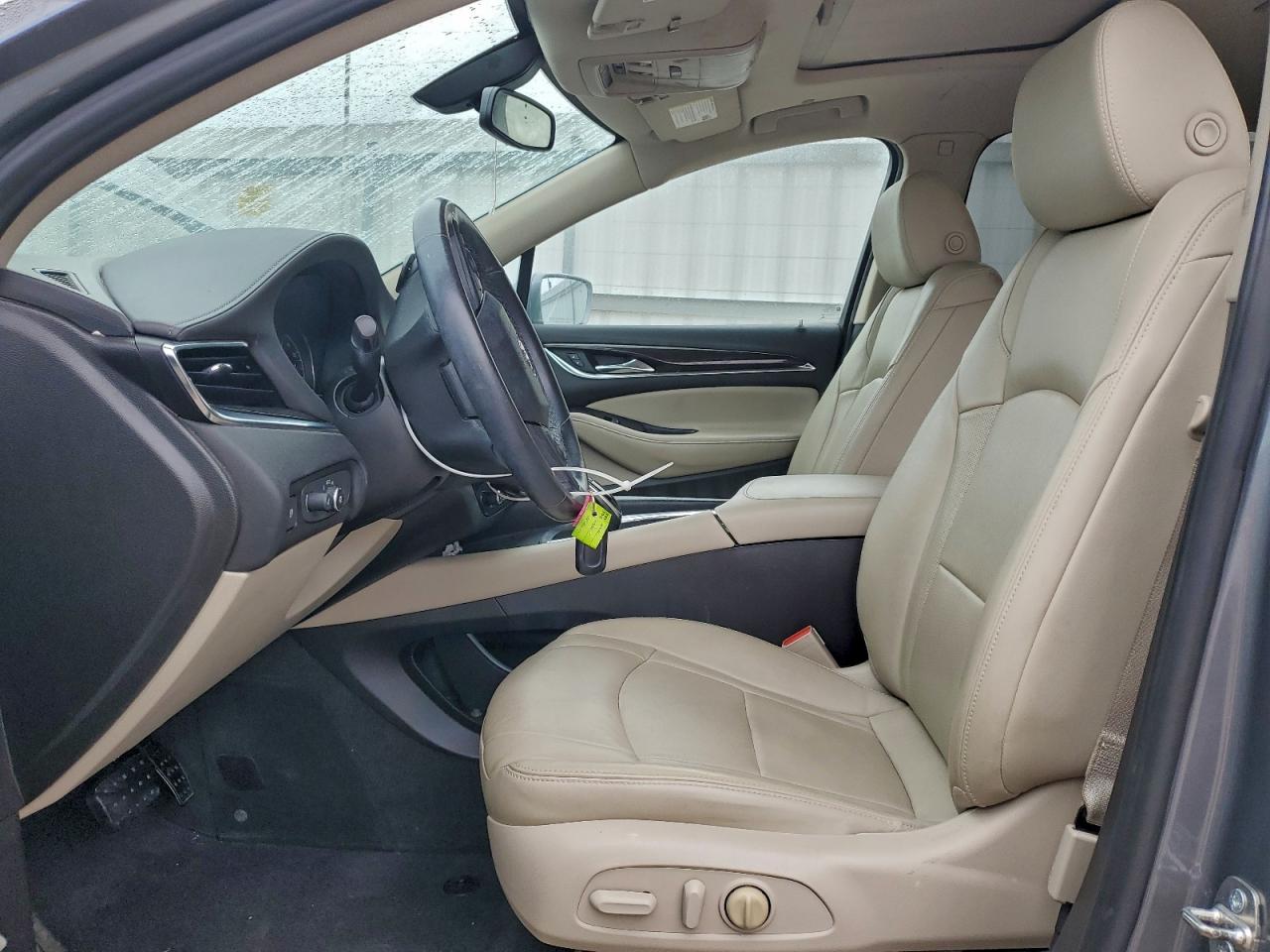 Buick Enclave Essence Image 11