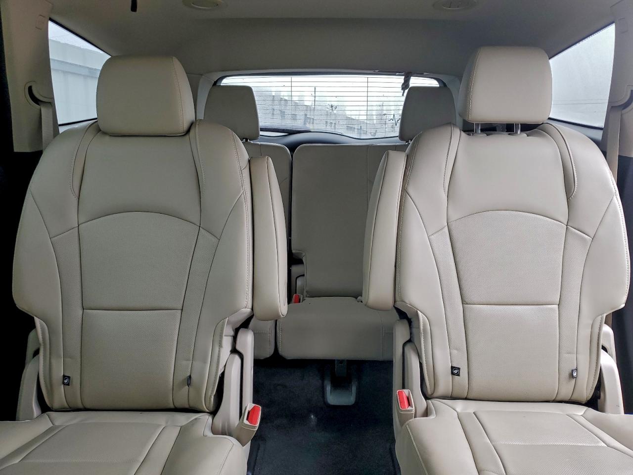 Buick Enclave Essence Image 6