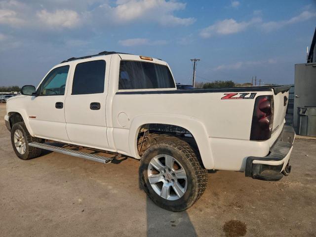 Chevrolet Silverado K1500 Image 3