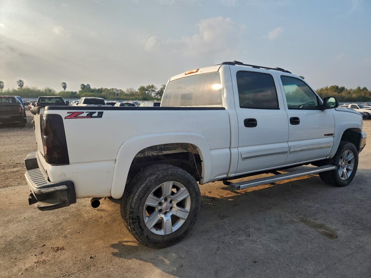 Chevrolet Silverado K1500 Image 2