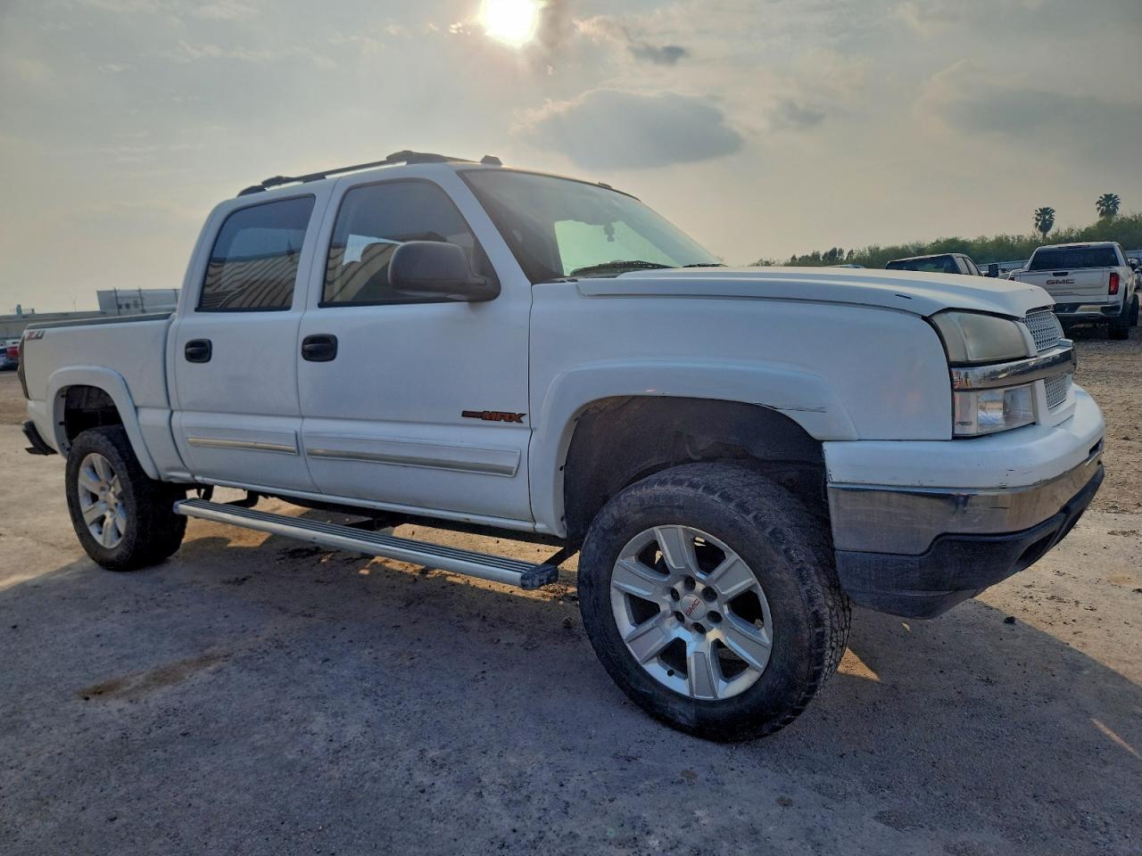 Chevrolet Silverado K1500 Image 5