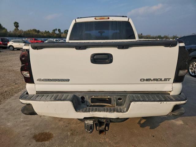 Chevrolet Silverado K1500 Image 4