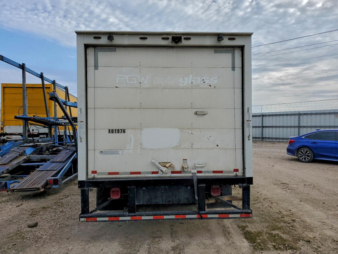 Chevrolet Express Image 10