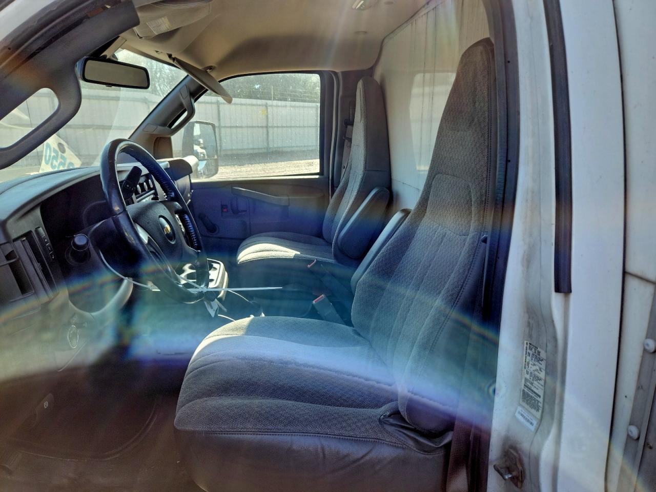 Chevrolet Express Image 7