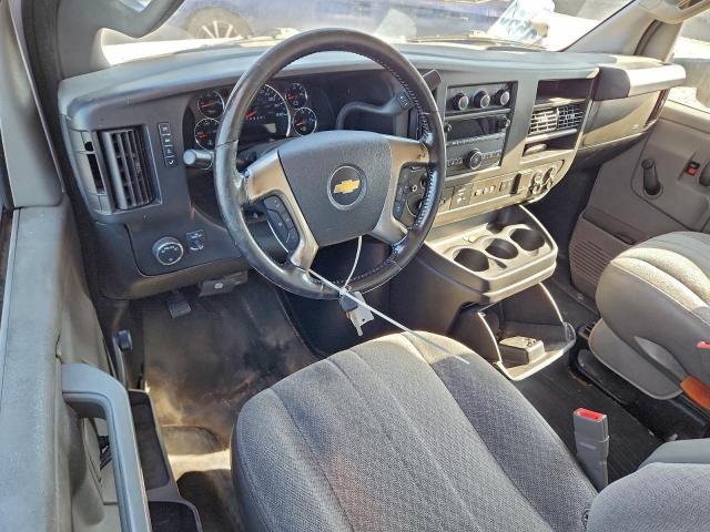 Chevrolet Express Image 11
